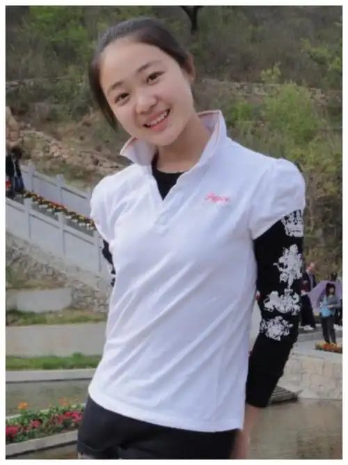 齐如意一个靠眼泪走红的童星如今23岁的她美到认不出