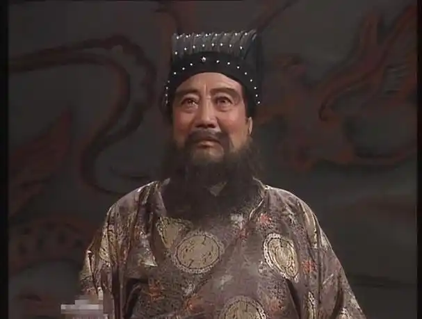 董卓自然不会傻到发出一道命令,让大家都去自由招兵买马,然后等他们