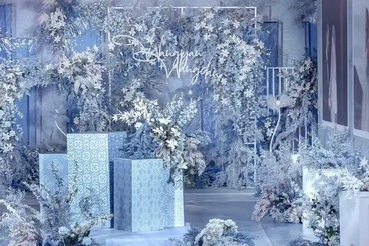 婚礼布置蓝色77白色77香槟色小预算超出回报现场效果惊艳#雾霾蓝