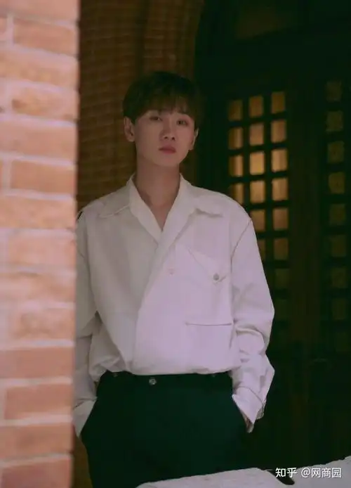 占据90后歌单的音乐才子汪苏泷在孤独的世界里绽放别样的光彩