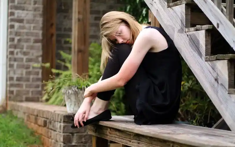 唯美伤感欧美女孩高清桌面壁纸