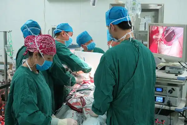 全市首例完全胸腔镜心脏微创手术在一院成功实施