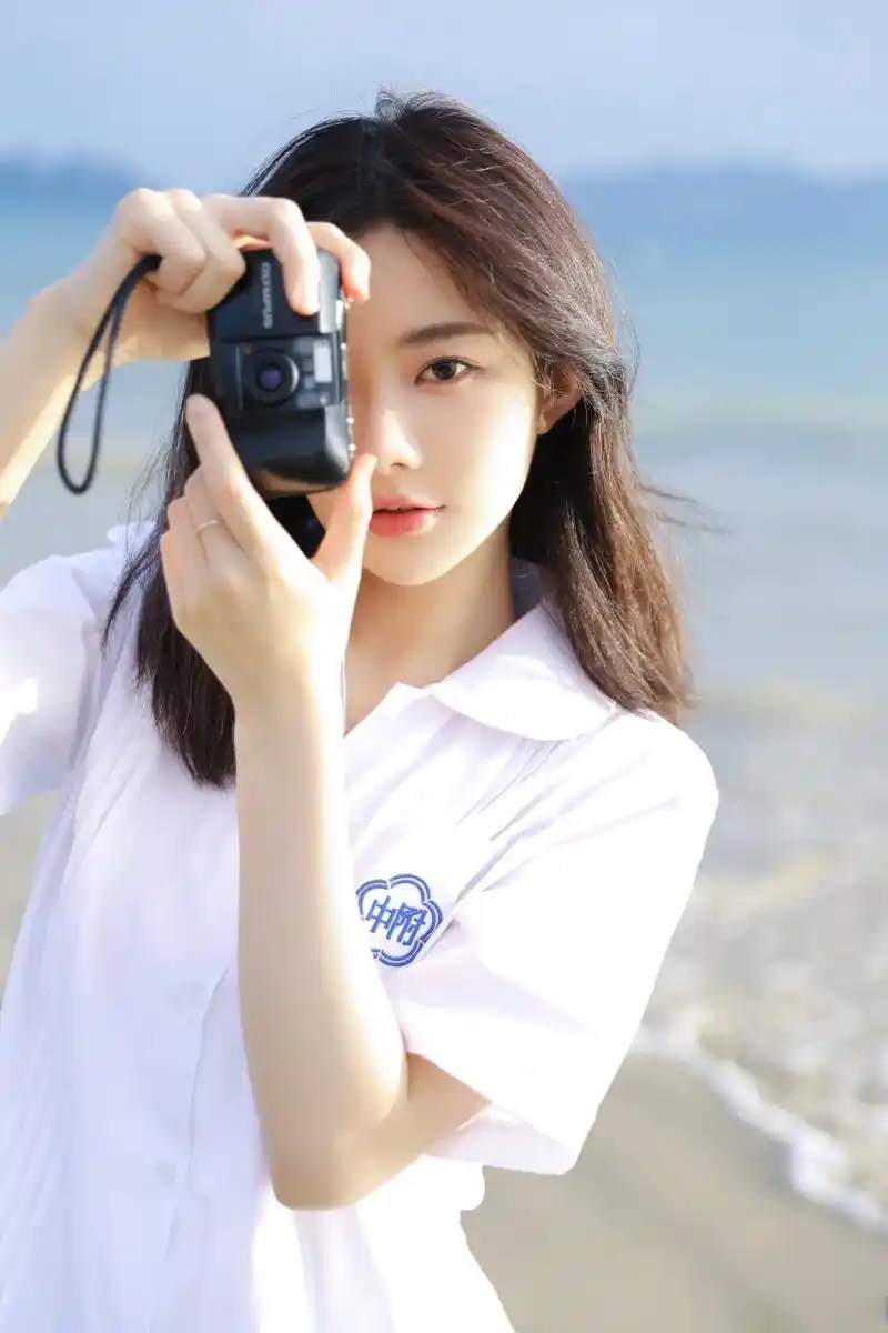 snh48胡晓慧白衬衣小清新