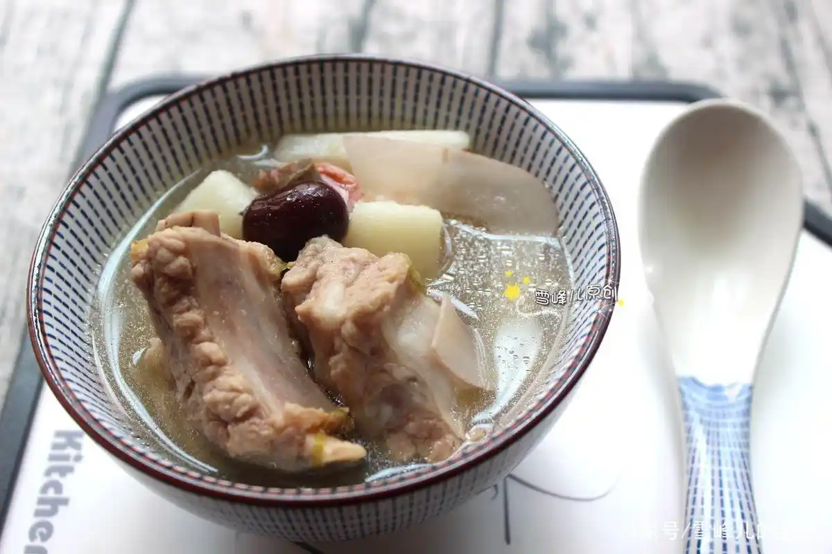 如此炖汤排骨软糯不塞牙,滋补气血不上火,隔三差五喝,脸色超好