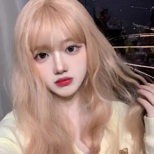 甜酷流行的2021年女生头像