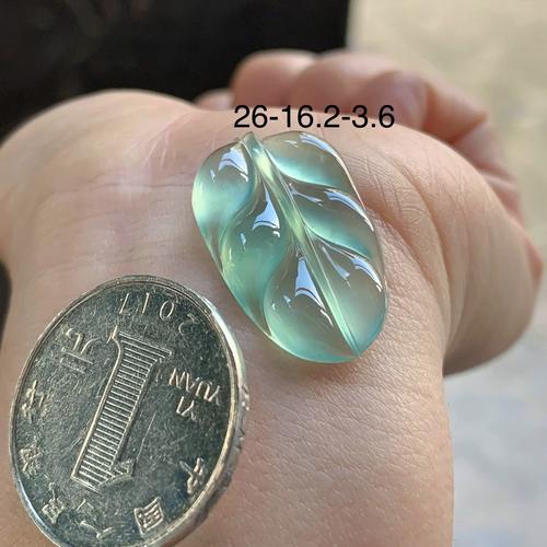 翡翠冰种晴绿叶子吊坠