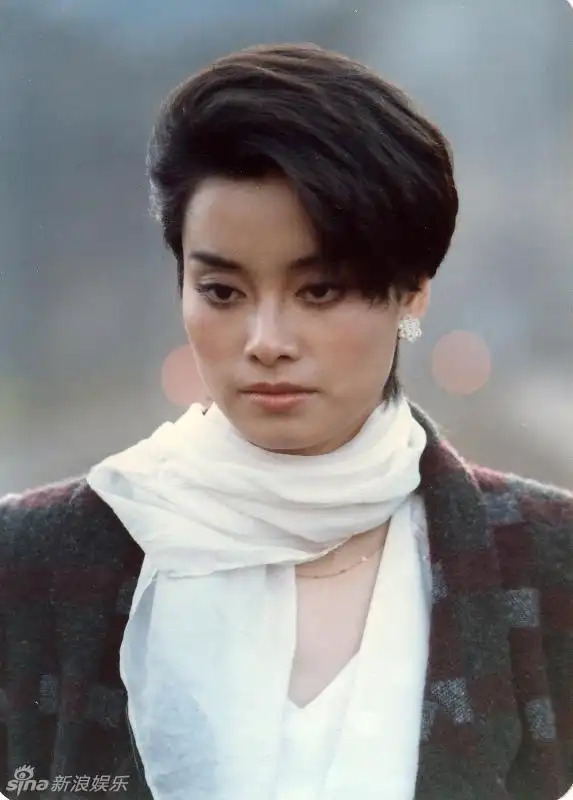 毛阿敏罕见旧照曝光 时代影像见证青春回忆_滚动新闻_新浪财经_新浪网