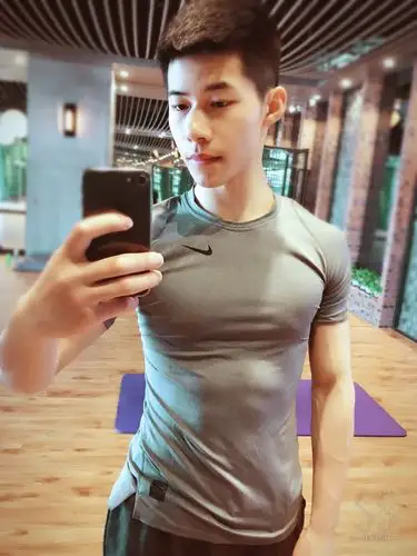 【帅男秀场】姚健伟 23岁 射手座 私人健身教练