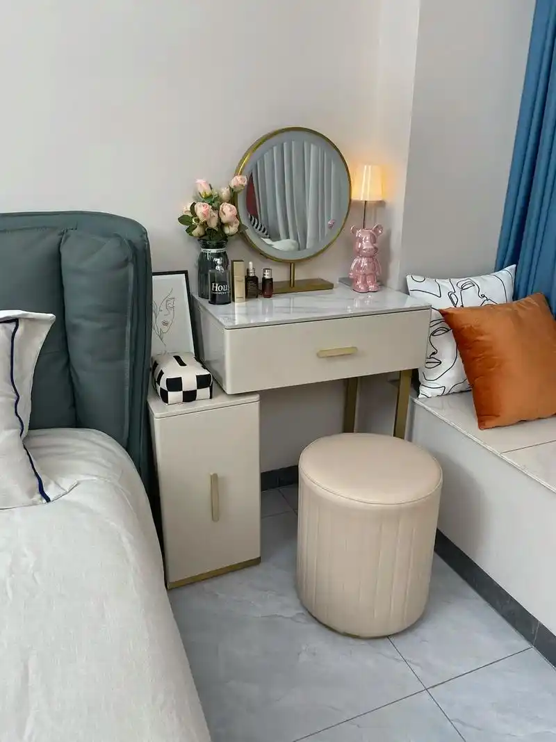 全实木小户型梳妆台,高级实用又百搭#网红梳妆台 #化妆柜斗柜 - 抖音