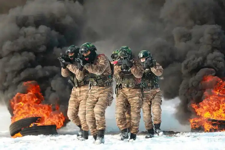 据悉,该支队始终着眼反恐作战任务需求,根据当地地形,构建近似实战的