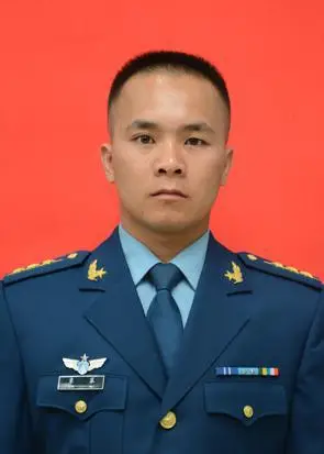 武宣县少校军官覃幕荣立二等功