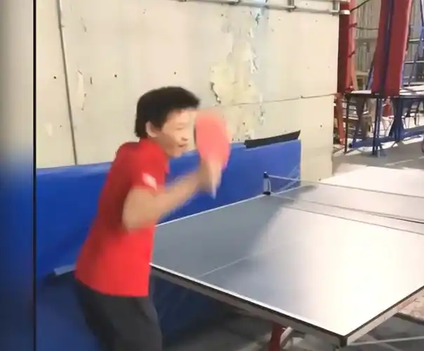 太欢乐全红婵庆祝打乒乓球战王宗源得分网友请教樊振东了