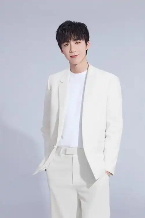 摩登兄弟刘宇宁生日发新歌 愿大家都能过《一个好年》