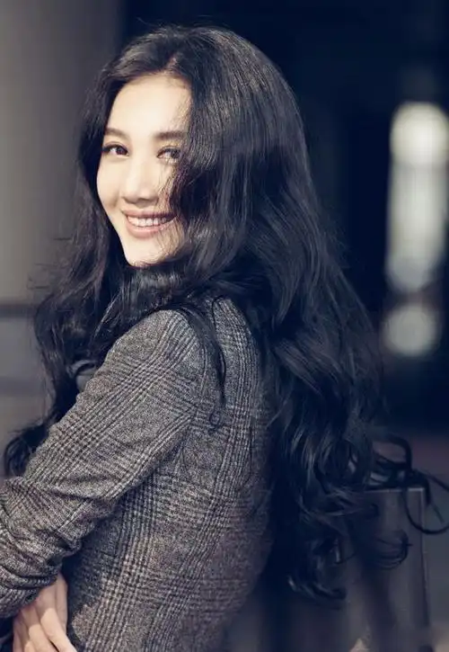 朱孝天娇妻——韩雯雯,清新时尚,浑身上下散发着独有的文艺气息