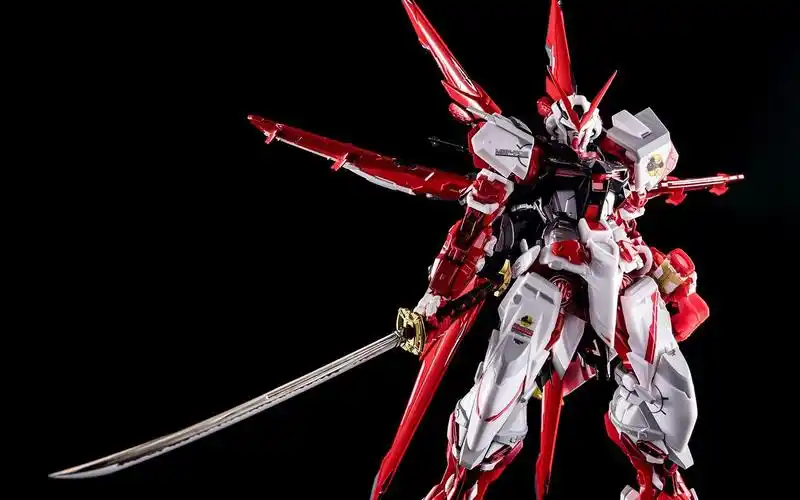 sd敢达 红异端翔翼形态