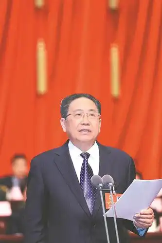 1月16日下午,省委书记,省人大常委会主任李锦斌在闭幕会上发表讲话.