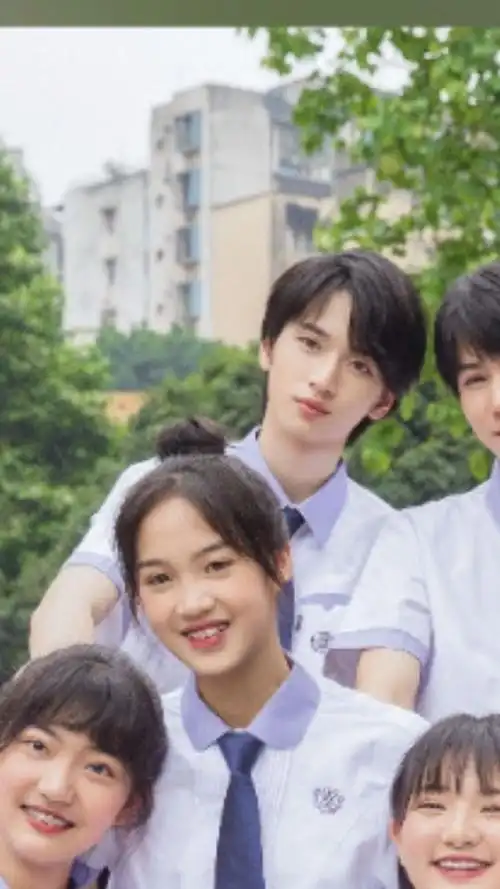 严浩翔巴蜀中学校服照合集96干净清爽的男高中生永远让人心动