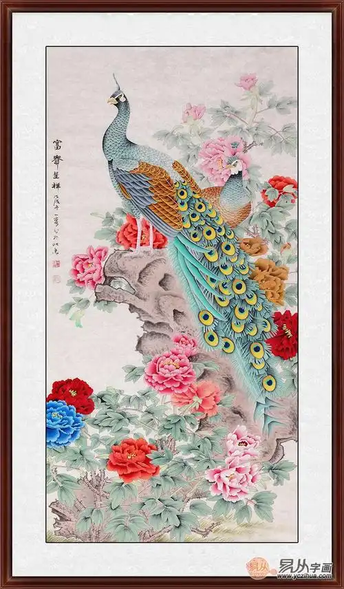 玄关挂花鸟画更吉祥   在进门玄关处挂一幅孔雀牡丹图,可谓富贵又吉祥
