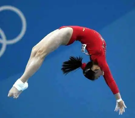 体操名将莫慧兰14岁成名曾因莫氏空翻惊艳体坛17岁退役