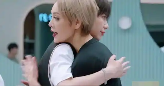 浪姐3中李斯丹妮与金晨和解这一举动化解矛盾