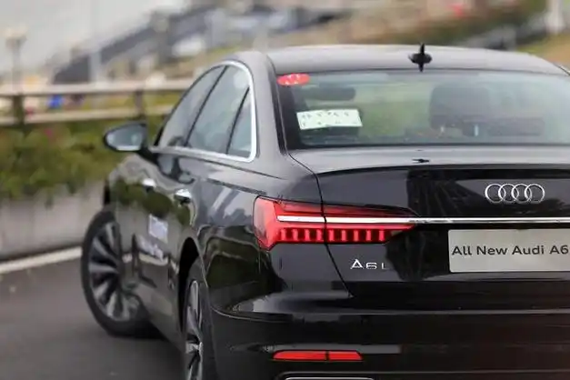 一辆降10万上汽奥迪急了