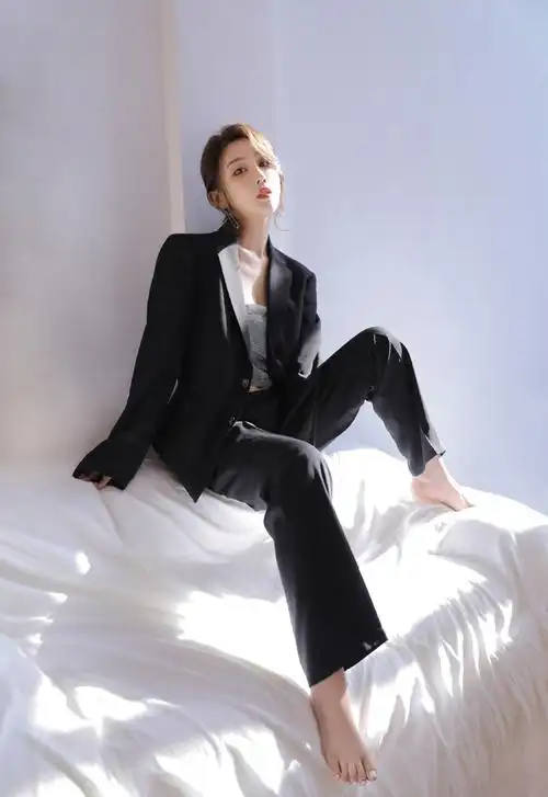 精致美女小姐姐御姐范性感图片写真