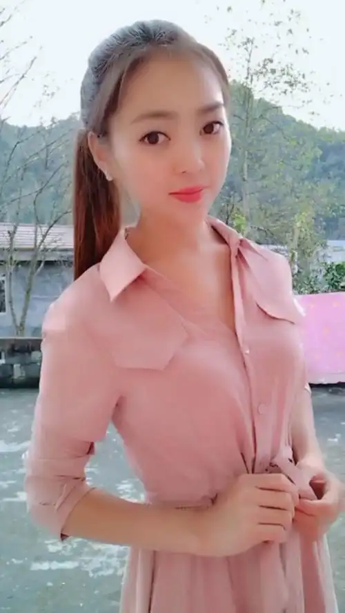 湖北妹子今年22岁喜欢的点个赞吧