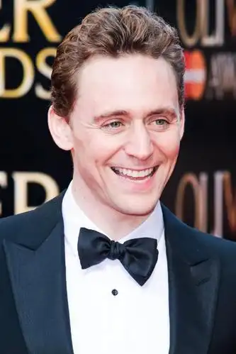 洛基究竟有多帅?看到他那双深邃的蓝眼睛后,网友直呼太迷人了!