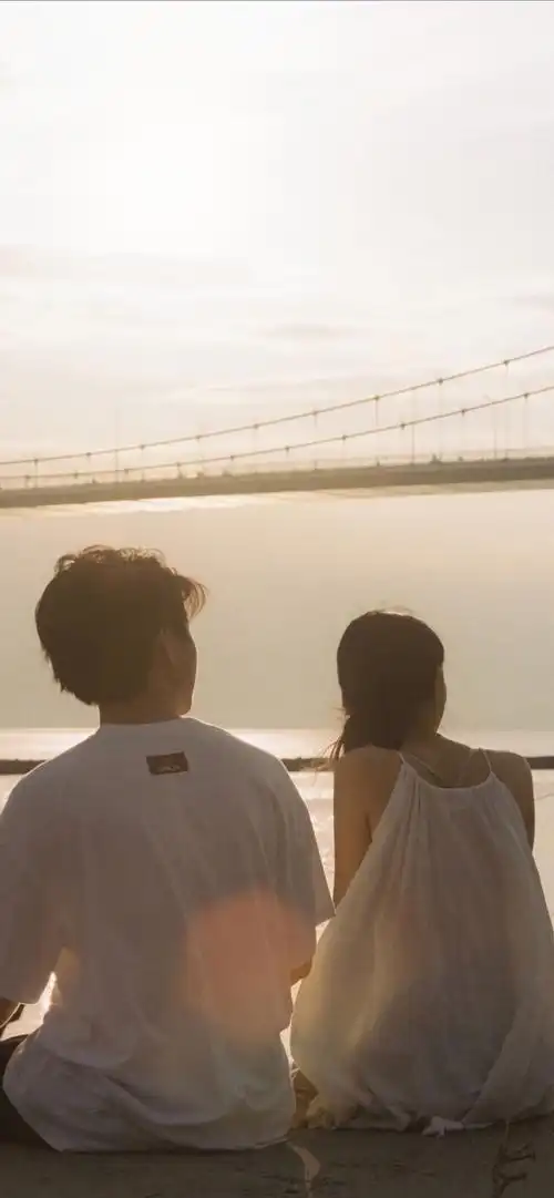 我太爱情侣接吻壁纸了哈哈哈哈欢迎补充