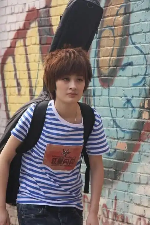 消失2年的曾轶可突然现身,模样变到认不出,像极了乔任梁