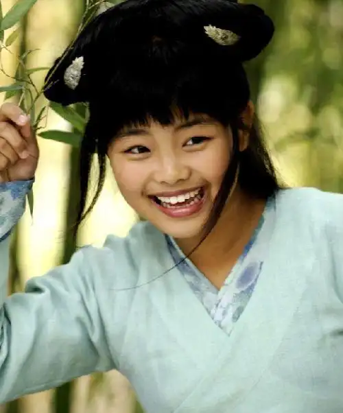 王莎莎还出演过《射雕英雄传》(08版)里的傻姑.