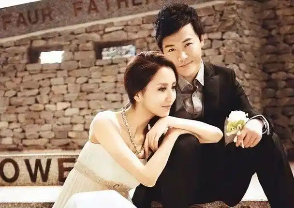 而佟丽娅的父亲在他们两人结婚的时候更是说出让女儿好好伺候陈思诚一