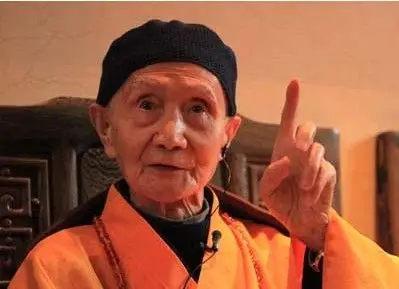 首页 商业资讯 佛教文化荟萃 > 在日常生活中怎样悟禅  惟贤长老:在