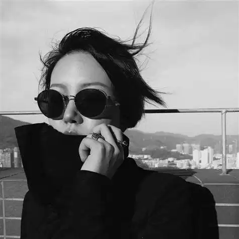 黑白女生头像图片高冷霸气