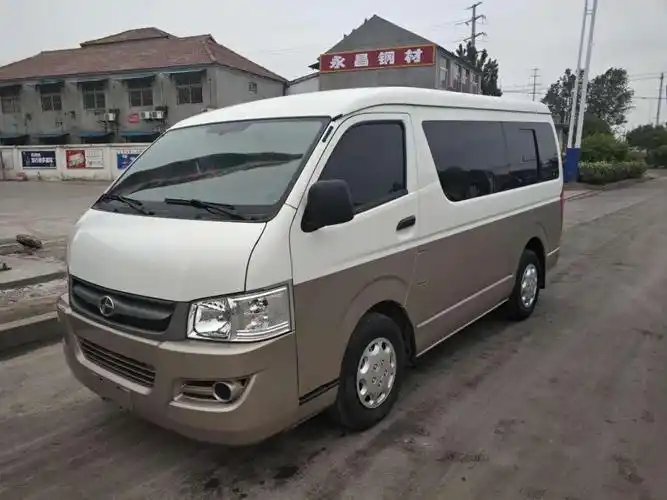 【青岛】2017年9月 九龙9座c1可驾 白色 手动挡