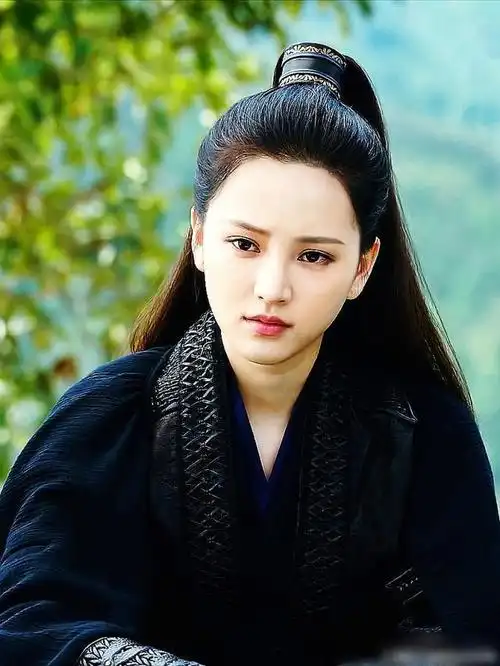 白发黄灿灿七个造型第一个最惊艳第七个最帅气