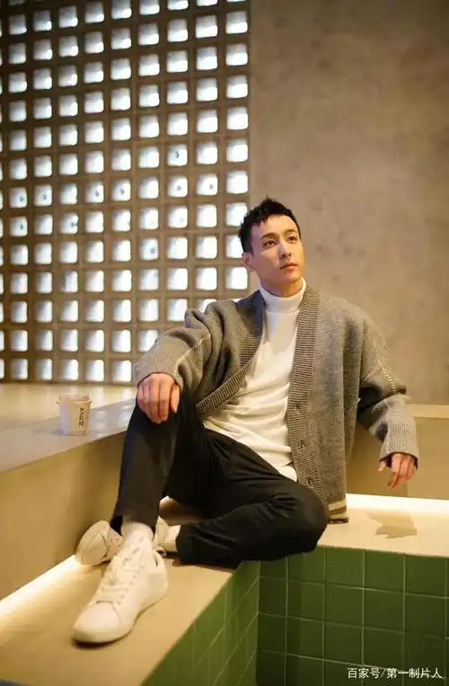 彼时,初入演艺圈的任彬也曾这样认为.