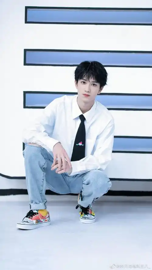 脸配不上身材是种什么体验#这个到敖子逸这. 来自晴空逸万里_ - 尾