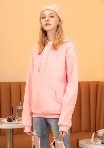 粉色卫衣搭配什么裤子好看 粉色卫衣怎么搭配好看