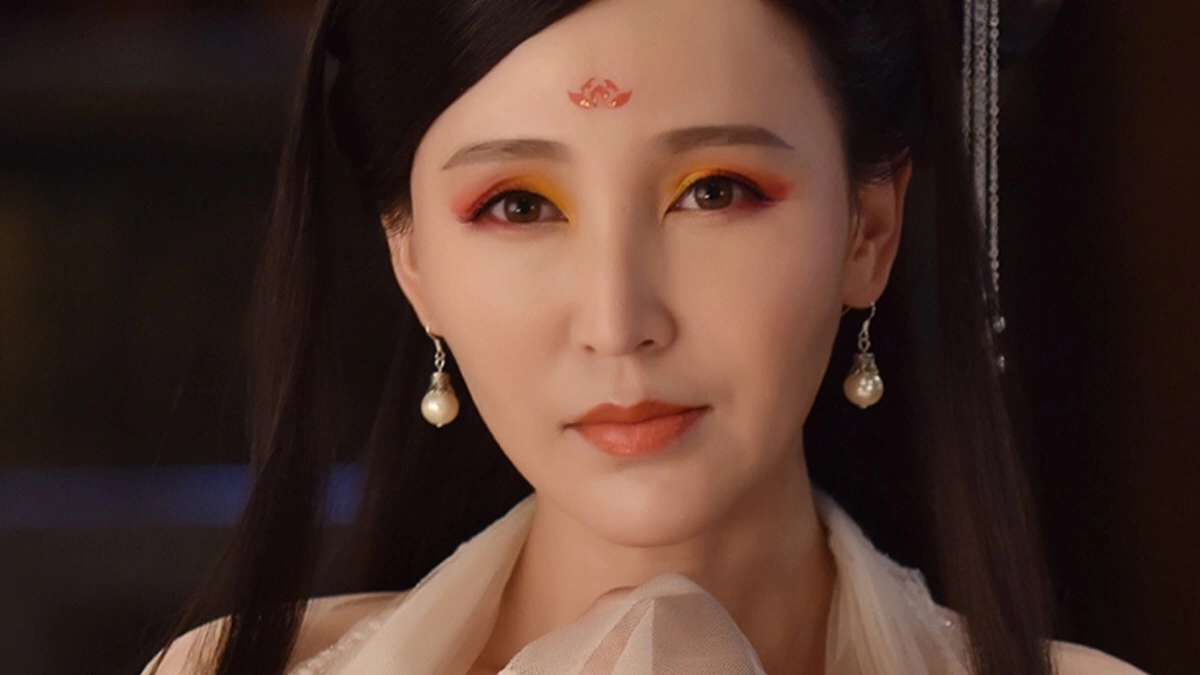 当年他只身北漂 如今一手捧红妻子和弟弟 堪称草根逆袭的典范