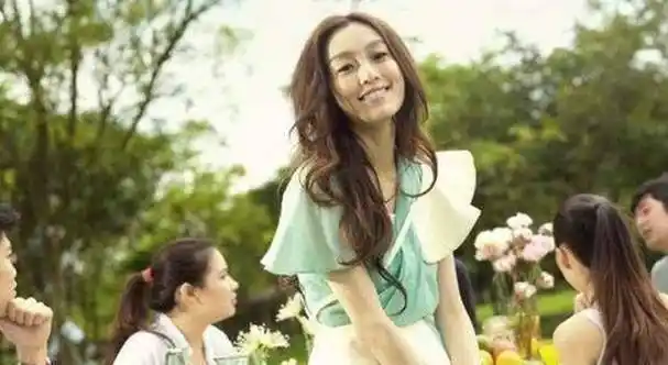 原创范玮琪罕见露面直播称自己回不去了新专辑早已录好但没信心发