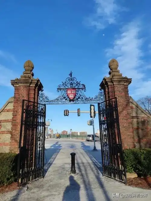 哈佛大学著名建筑简介(哈佛大学之哈佛广场和哈佛庭院)