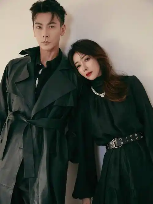 陈紫函戴向宇最新情侣装大片来袭 防腐剂夫妇穿出最in深秋风