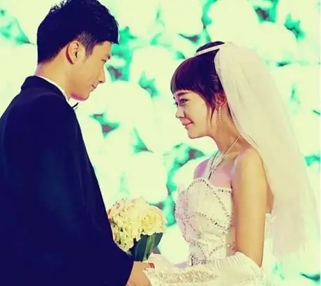 海陆婚纱照上演华丽逆4