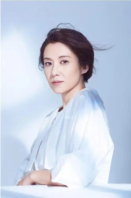 作为实力派演员,郝洋毕业于上海戏剧学院,曾经出演过众多具有挑战性的