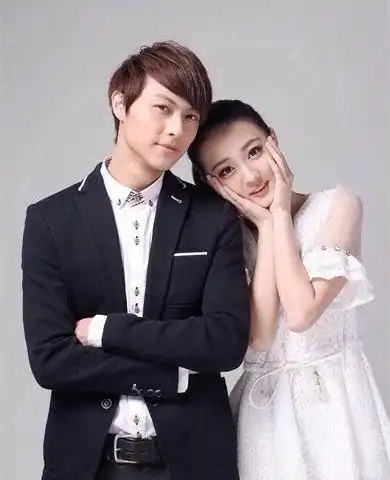 邱胜翊婚纱造型照片_婚纱摄影图片_662035