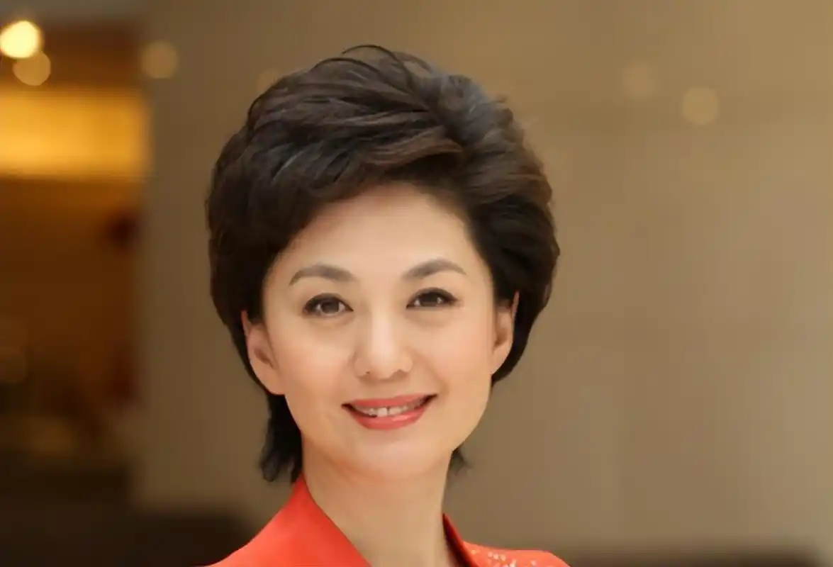 国民主播海霞:嫁大11岁丈夫,恩爱23年,今51岁解锁新身份