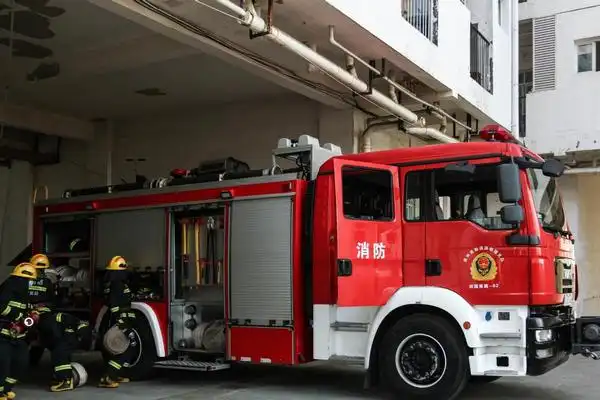 贵州民大举行2022年"119"消防安全逃生疏散暨灭火演练