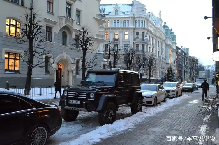 高人一等,自然无惧任何路况,加高之后的奔驰大g