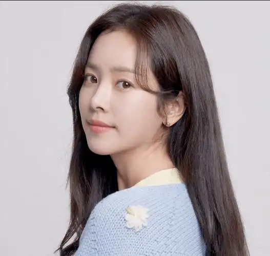韩志旼公开近况,绝美的眼神杀引起影后金惠秀和大量网友赞叹!
